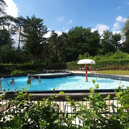 Familiehuis De Eekhoorn - 16p Holiday home