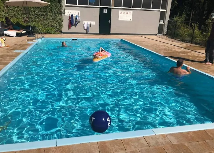 Familiehuis De Eekhoorn - 16p Semesterbostad